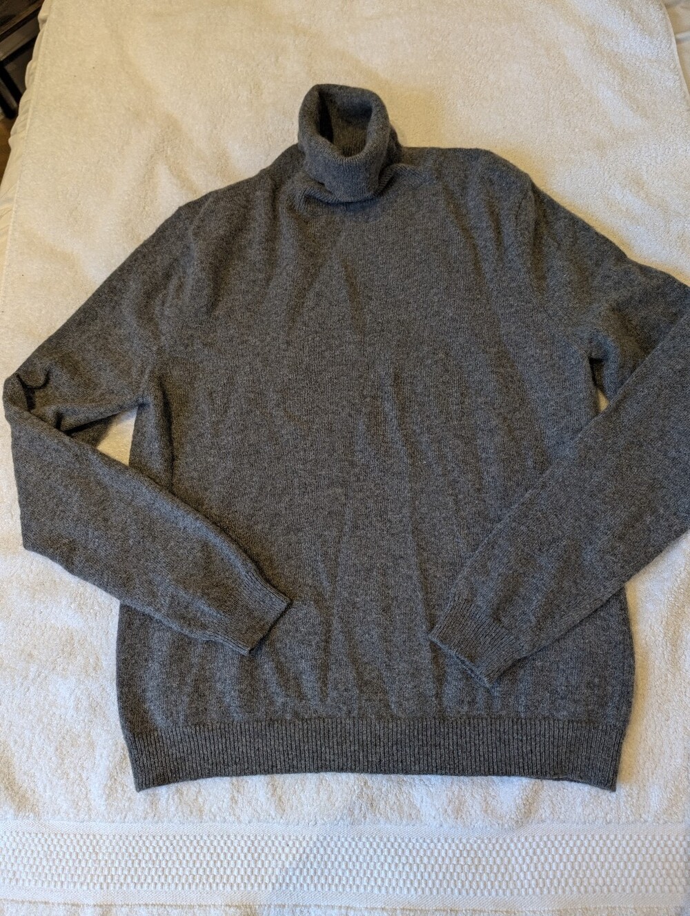 Croft & Barrow 100% Cashmere Turtleneck Sweater Gray Small Quiet Luxury Minimali